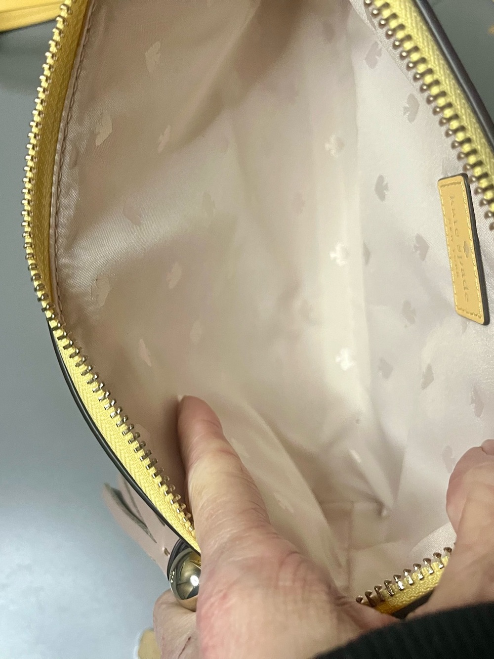 Kate Spade Lucy Medium Zip Crossbody Bag Yellow Leather Tassel NWOT Never Used - Picture 6 of 6